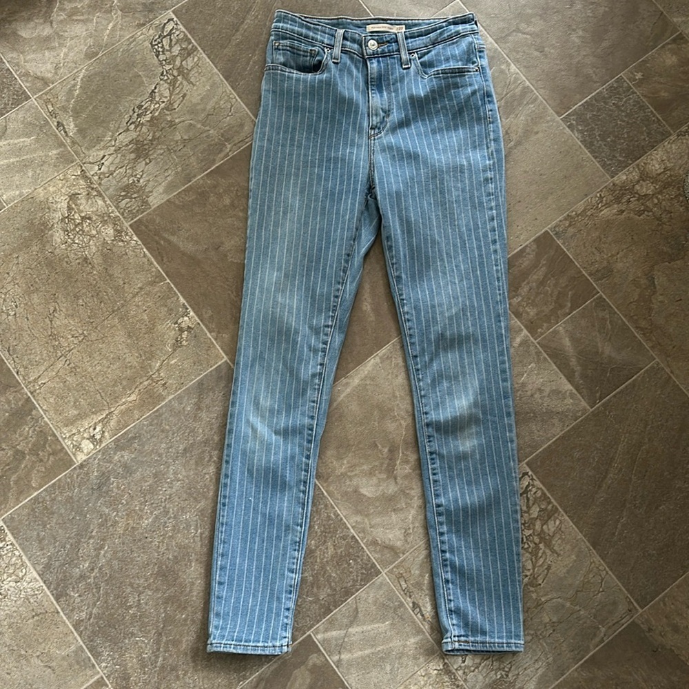 Levi’s 721 high-rise skinny denim striped skinny were bought in USA size 27